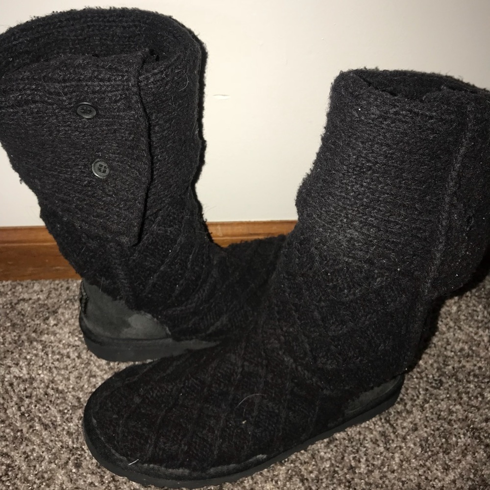 Black Sweater UGG boots!